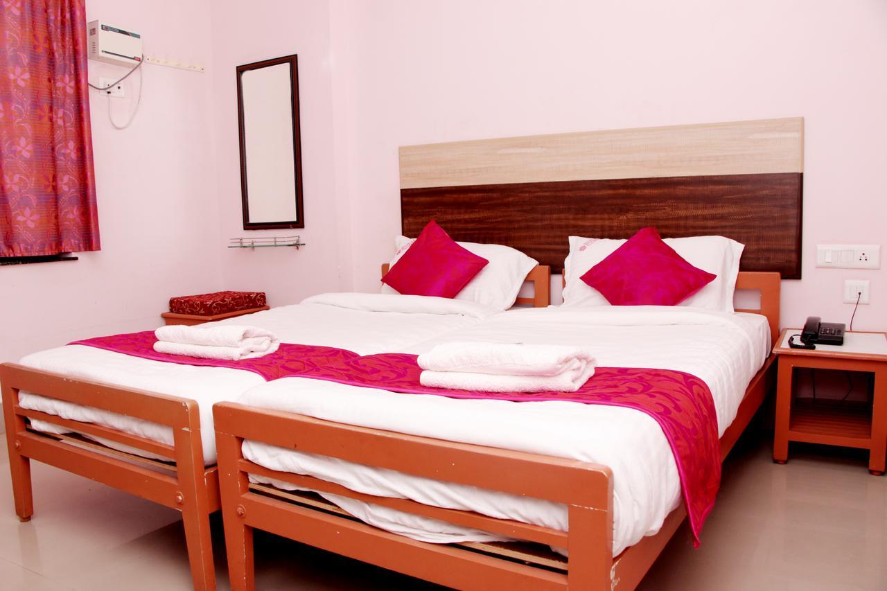 Royal Grand Days Hotel Chennai Exterior photo