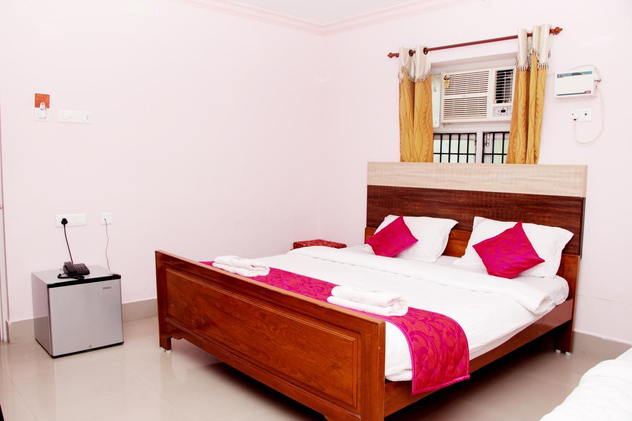 Royal Grand Days Hotel Chennai Exterior photo