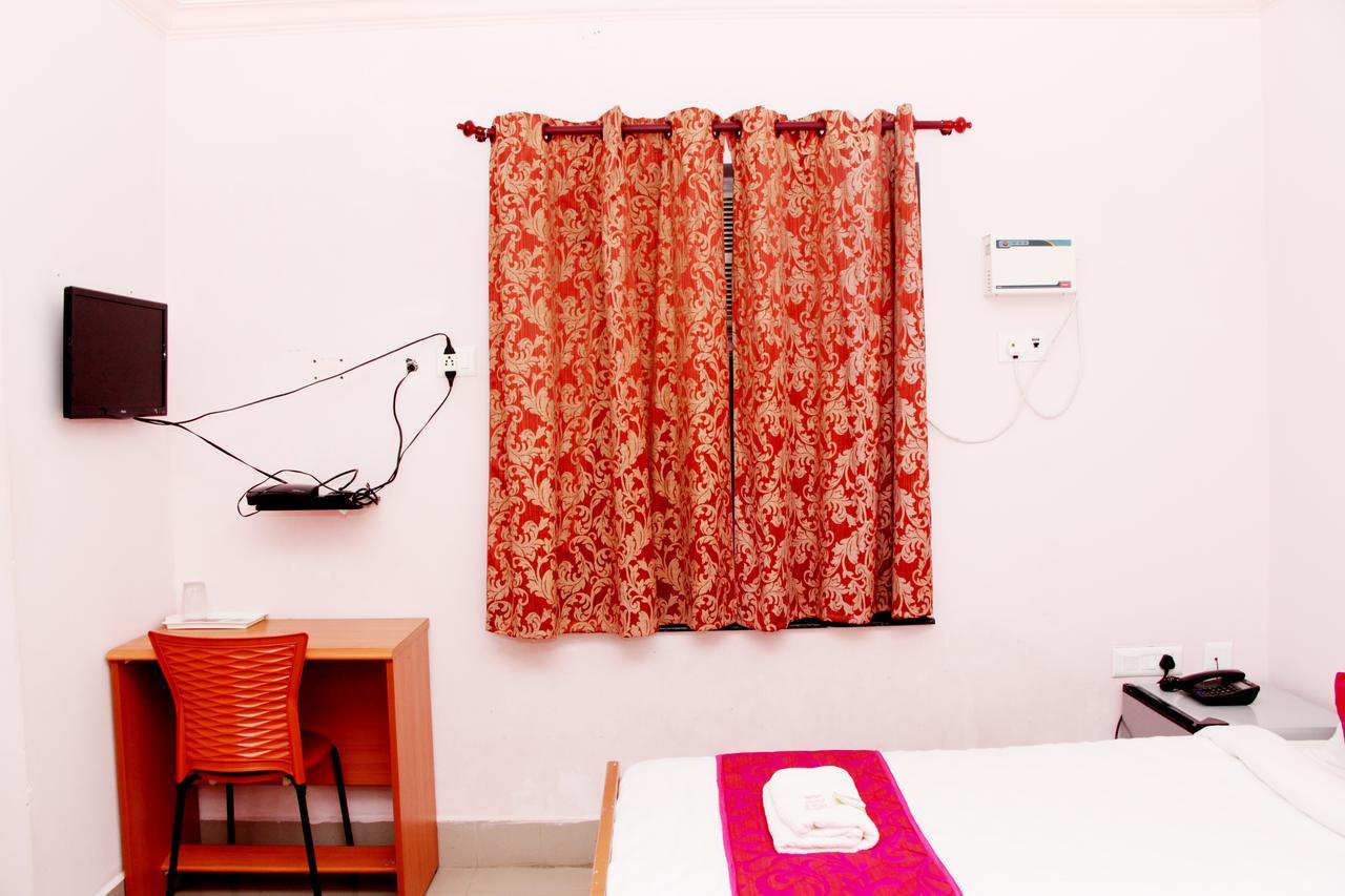 Royal Grand Days Hotel Chennai Exterior photo
